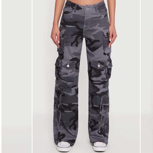 VIP Camouflage Cargo Pocket Straight Leg Jeans - Gray - Picture 2 of 11